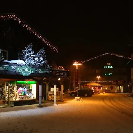 아파트 At Berghaus Glockner *